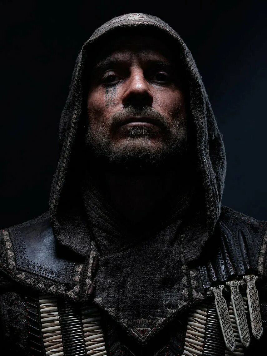 Майкл фассбендер кадры из фильма кредо убийцы. Кредо убийцы 2016 майкл фассбендер. Кредо убийцы фильм 2009. Ассасин крид фассбендер. Ариана лабед кредо убийцы.