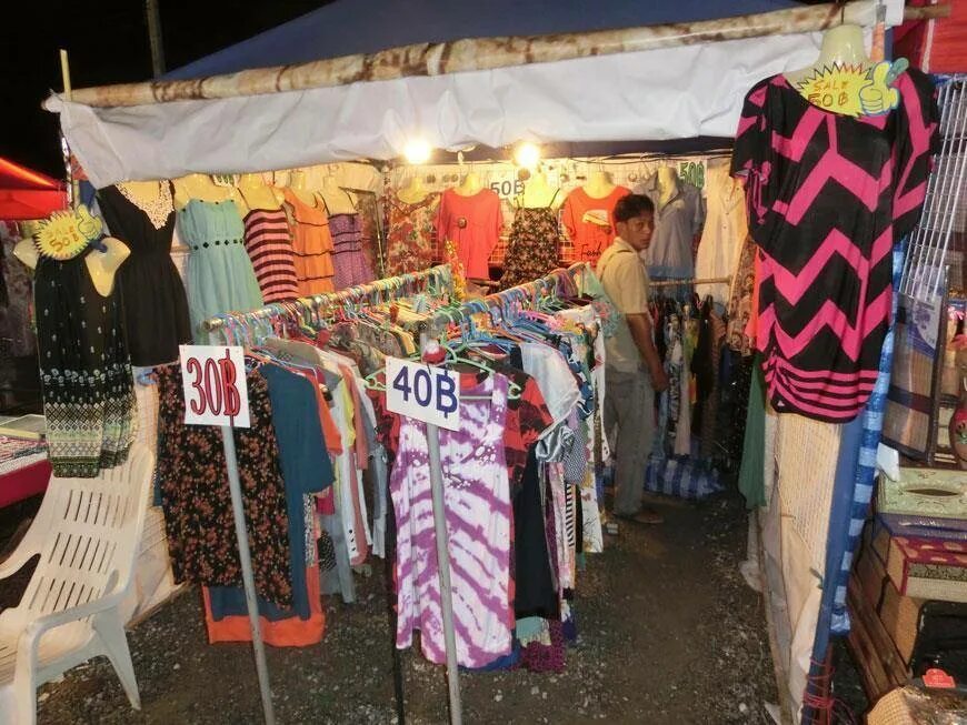 Паттайя одежда. Рынок одежды в паттайе. Одежда в тайланде. Шоппинг в тайланде паттайя. Рынок одежды в паттайе.