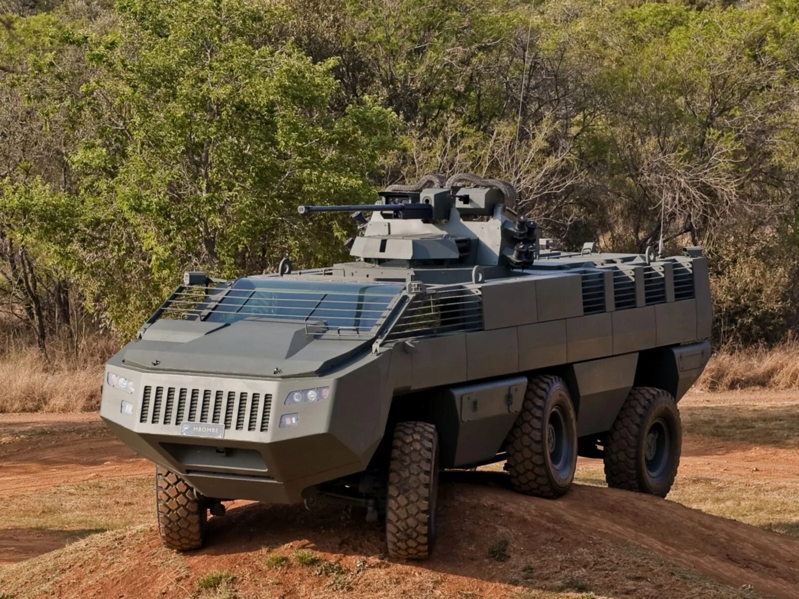 Бтр mbombe 8. Ратель бмп 90. Бтр буффало юар. Африканские техники. G6 rhino 155-мм.