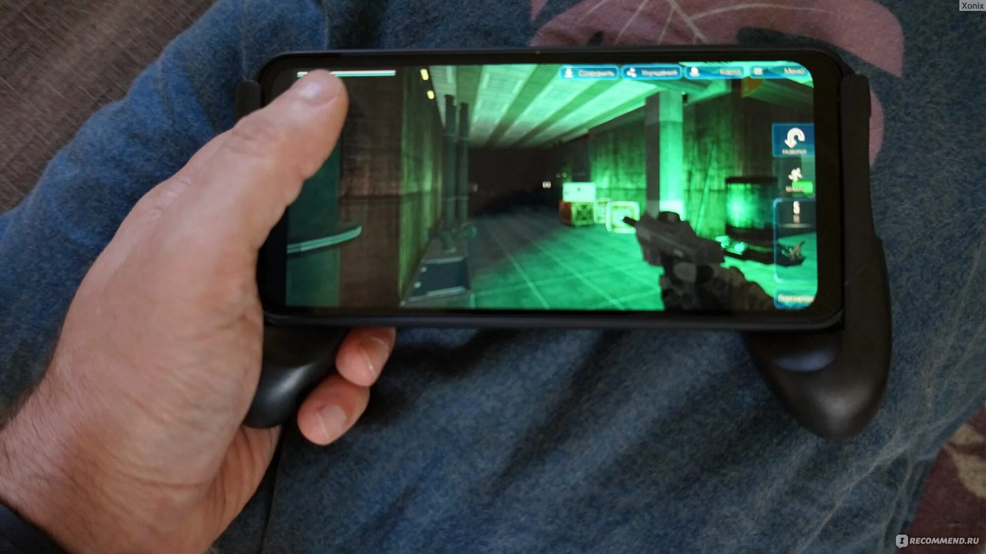 Axon 10 pro. Скрипит телефон. Xs max скрип и хруст динамика. Почему трещит смартфон. Fly mc100 lenovo.
