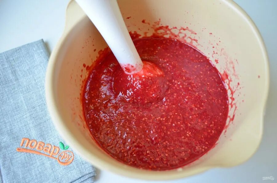 Малиновый джем рецепт на зиму густой вкусный. Выжать сок через марлю. джем из малины без косточек. малиновый сок. малиновый сок на зиму.