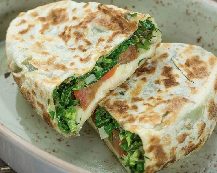 сыр с зеленью.