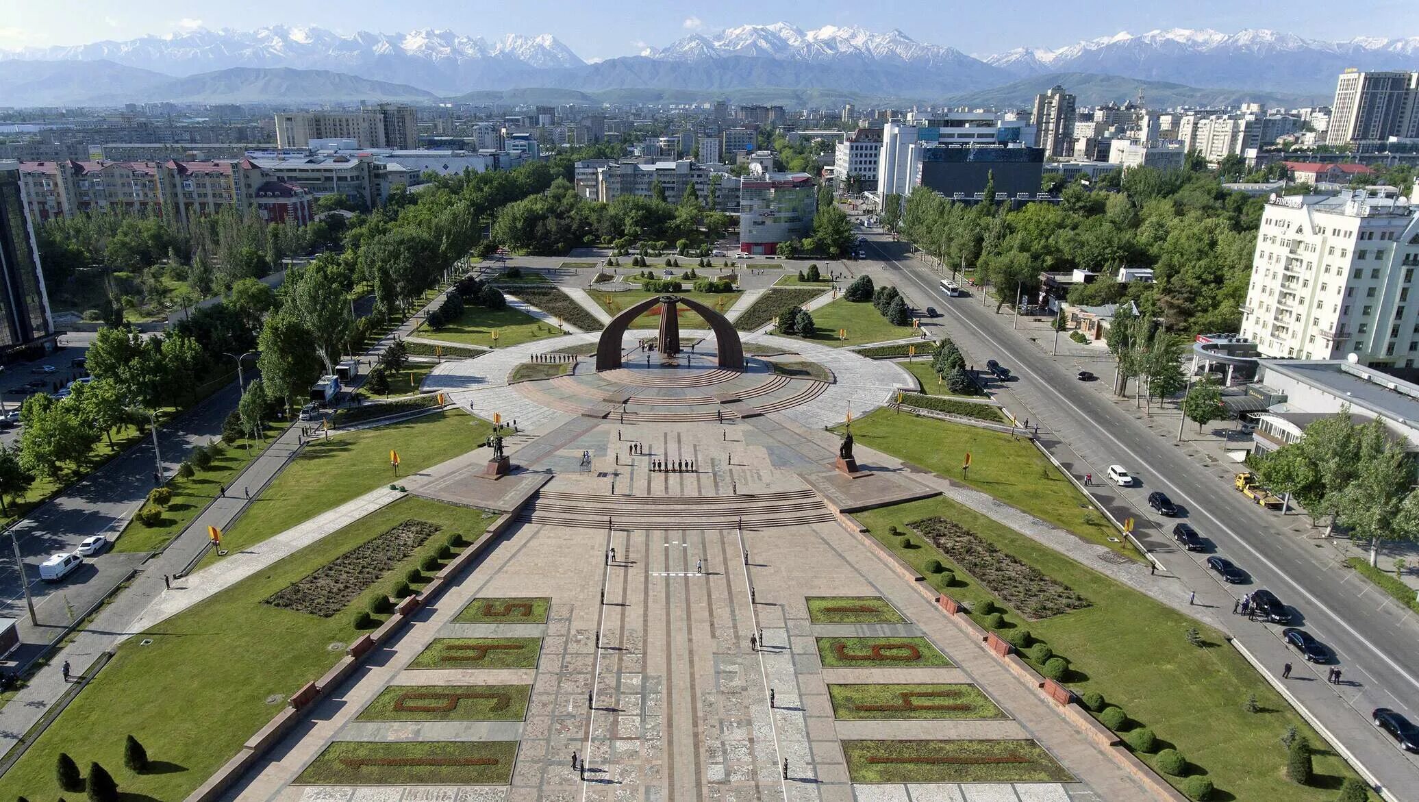 Площадь киргизии. Площадь победы бишкек. бишкек фото города 2025. бишкек фото города 2025. площадь победы бишкек фото.
