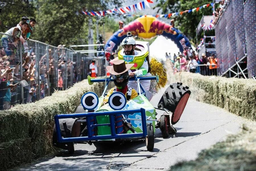 Red bull Soapbox Race. Гонки на самодельных машинах. Мыльные гонки. Самые необычные гонки в мире. Самодельные гонки