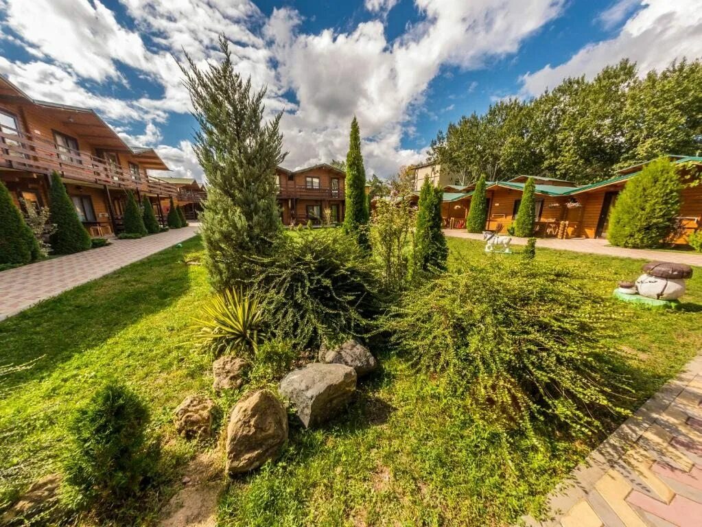 Савушкин хуторок творог 9 200г. Савушкин хуторок творожок. Сметана хуторок. Гостевой дом хуторок анапа. Хуторок отзывы.