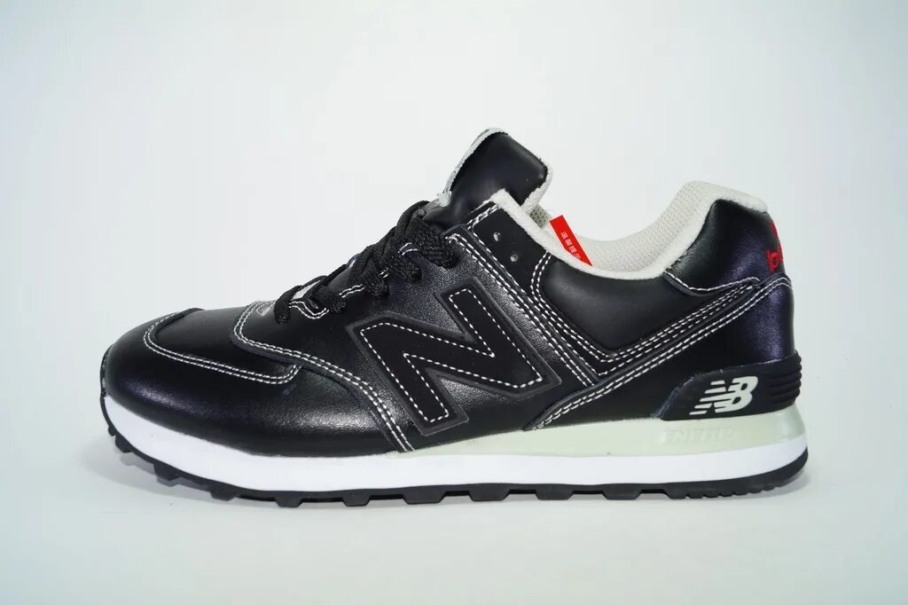 Нью бэланс 574 кожа. New Balance 574 Classic Black. New Balance 574 Classic кожаные. New Balance 574 Classic черные кожаные.