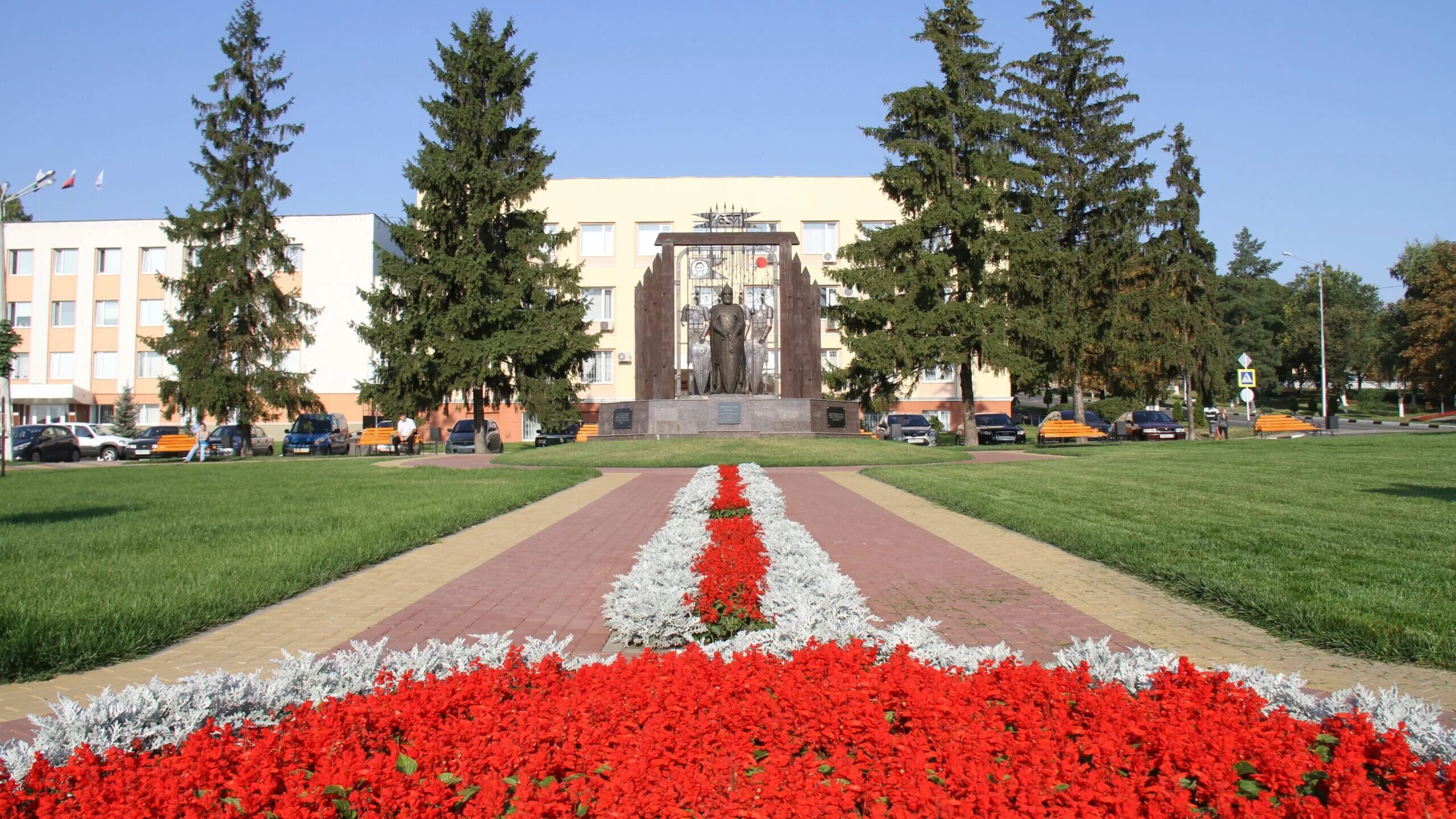 Чита забайкальский край. Короча белгородская область. Город короче фото. Люди в городе. Население города короче.