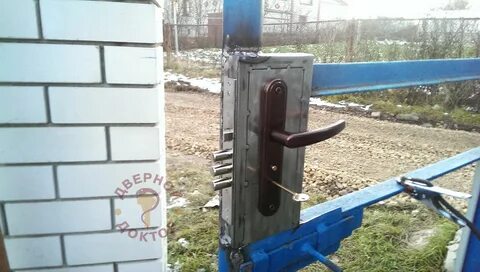 Врезка замка в калитку