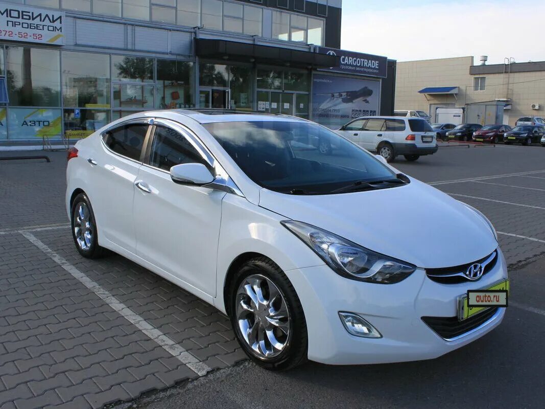 Hyundai Avante 2011. Хендай Аванте. Хендай Аванте 2011 белый. Хендай Аванте 2011 4wd.