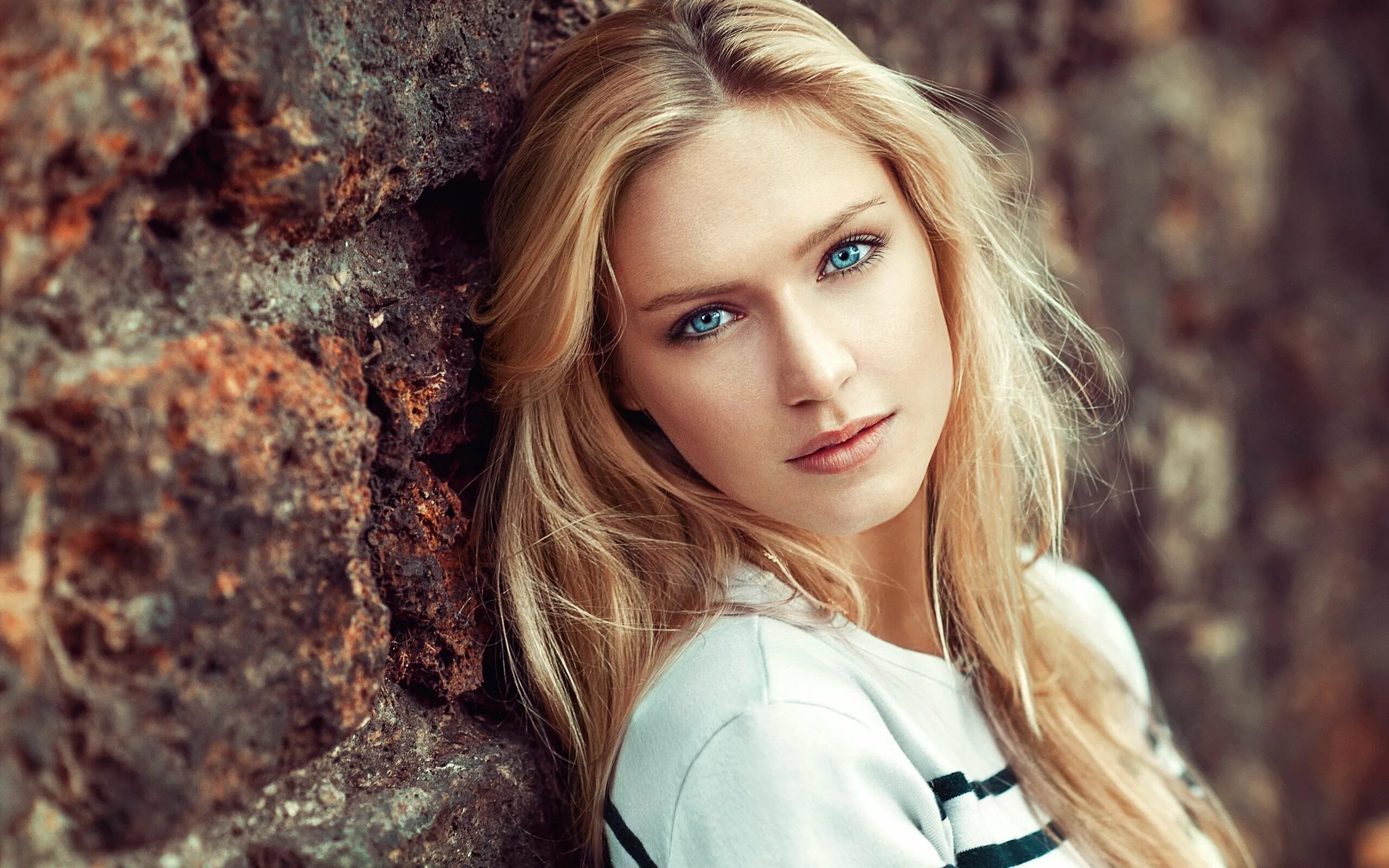 Блондинка сиенна аквамарин. Alexandra lenarchyk 2022. Фотомодель дженни грегг. Красивые блондинки с голубыми глазами. Молодая голубоглазая.