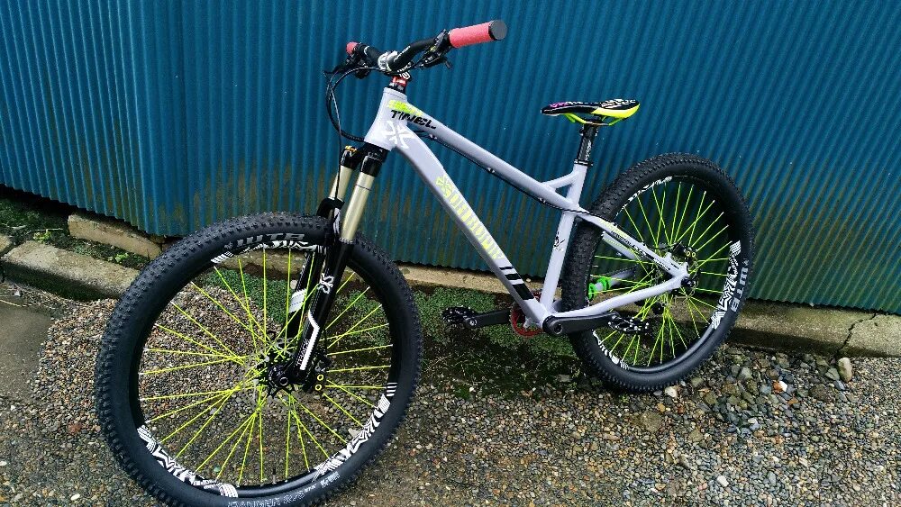 Atom dabomb. Atom dabomb. Горный велосипед atom dabomb. Da bomb cherry bomb 2012 рама. Atom dabomb.