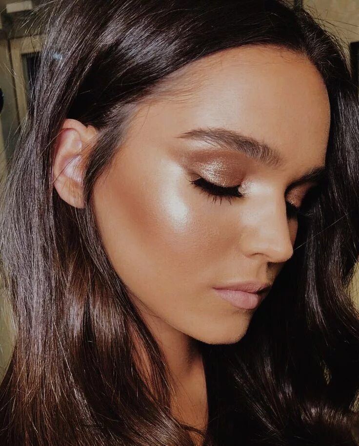 Linda Hallberg wearing KVD Alchemist palette Holographic makeup, Ethereal makeup