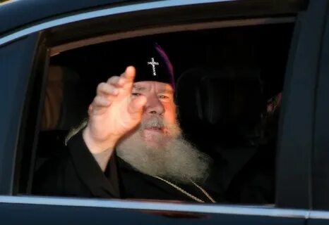 Батюшка выйдет