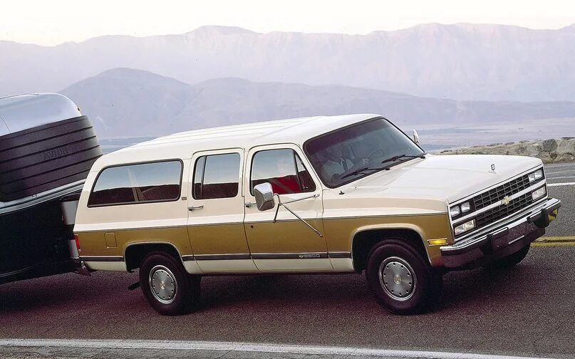 Chevrolet tahoe suburban 1999. Chevrolet tahoe suburban 1999. Субурбан поколения. Chevrolet suburban 8 поколение. Шевроле субурбан 2001.