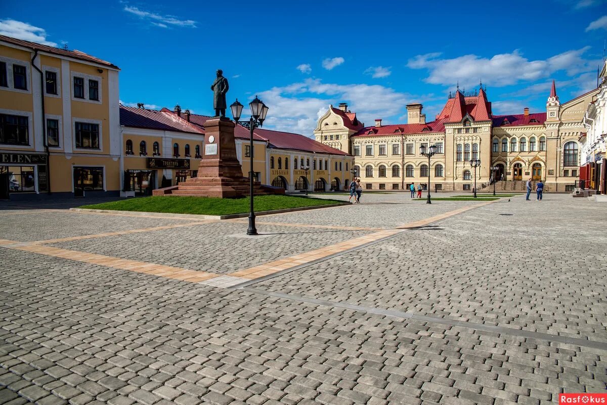 Площадь рыбинского. Город Рыбинск красная площадь. Брусчатка тротуарная Браер Ривьера. Рыбинск площадь центр. Тротуарная плитка Braer Ривьера.