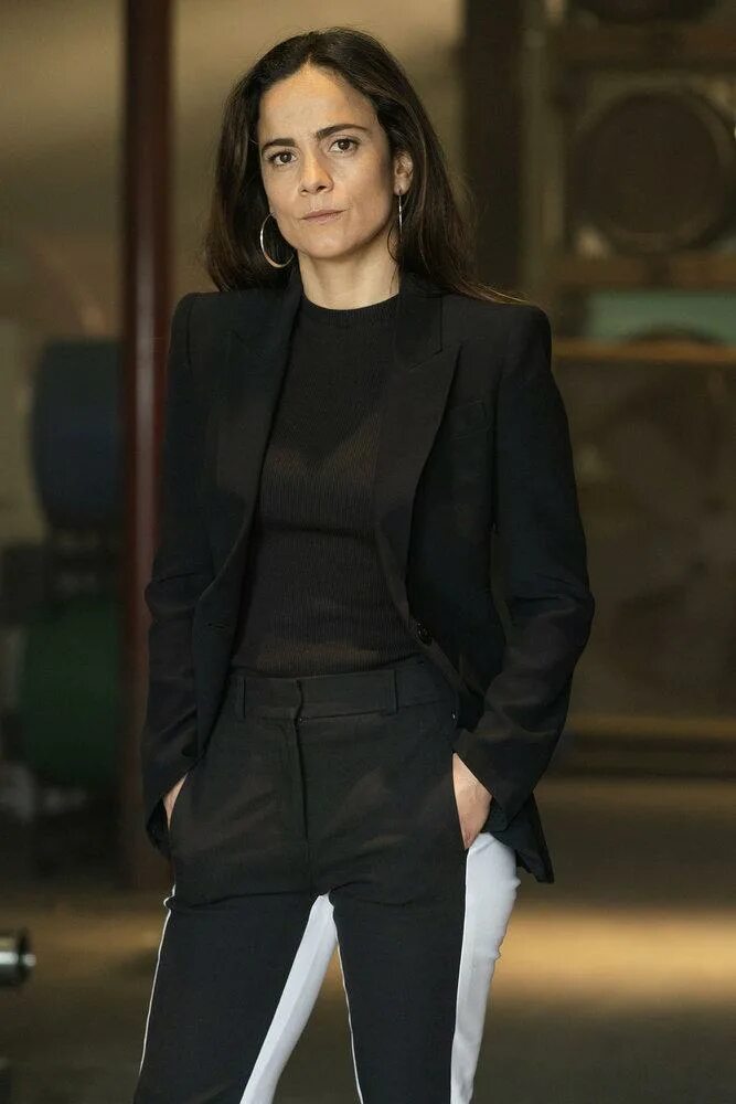 королева юга сериал. тереза мендоза королева юга. королева юга отзывы. королева юга отзывы. королева юга сантьяго.