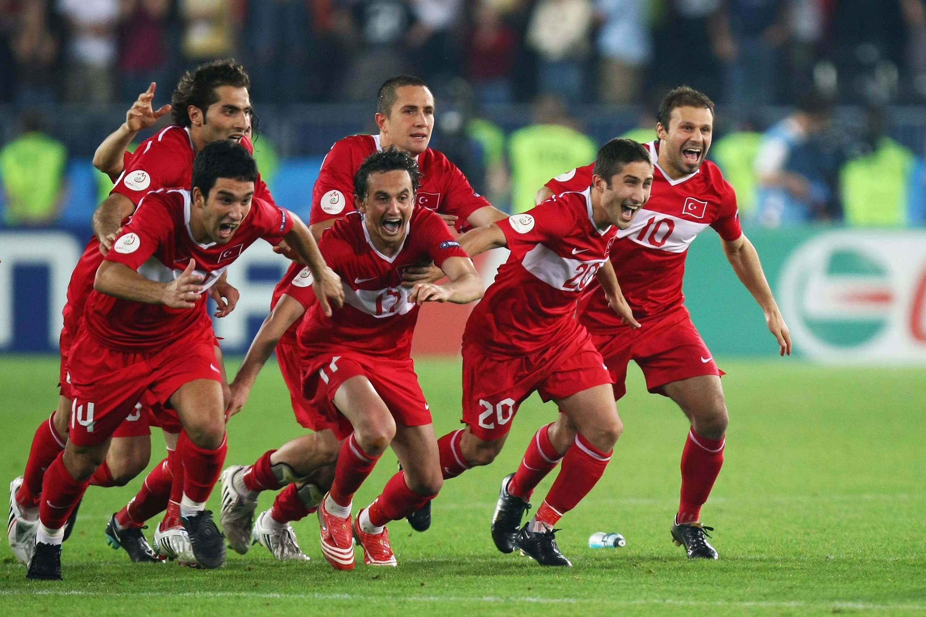 Какой тур по футболу. Euro 2008. Футбол Турция. Чемпионат Европы по футболу 2008. Турецкая футбольная команда.