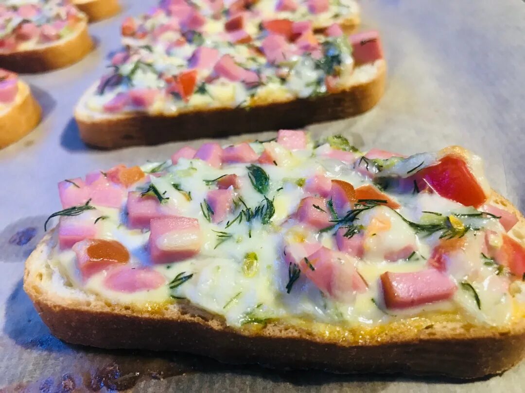 Какой вкусный бутерброд можно сделать. Бутерброды. вкусные бутерброды. пицца бутерброд. простые и вкусные бутерброды.