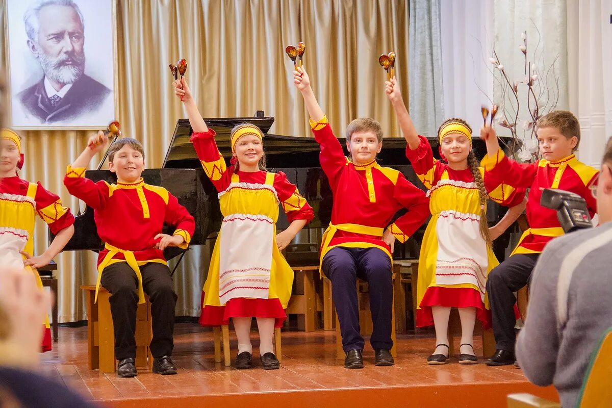 ложкари в детском саду. ансамбль ложкари юрцово. детский ансамбль ложкарей. костюм народный для ложкарей. детский коллектив непоседы.