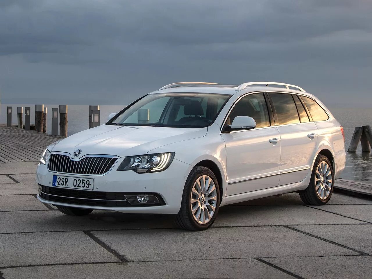 Superb ii. Шкода суперб универсал 2015. шкода суперб 2 универсал. skoda superb 2 рестайлинг универсал. skoda superb, 2013 универсал.
