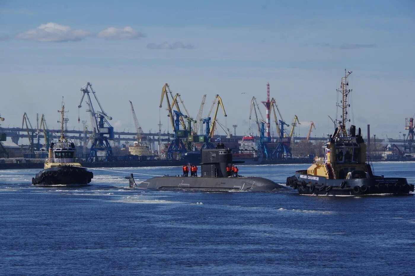 Чм флот. Адмиралтейские верфи Санкт-Петербург. Адмиралтейские верфи завод. Адмиралтейские верфи подводные лодки. Адмиралтейские верфи судостроительный завод.