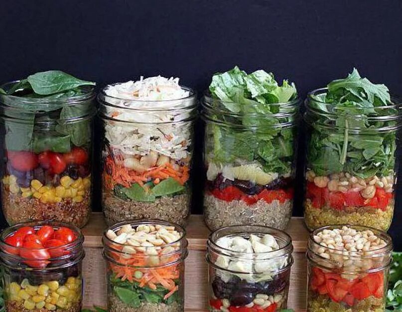Салат можно заморозить листовой на зиму. Листовой салат на зиму. a jar of salad.