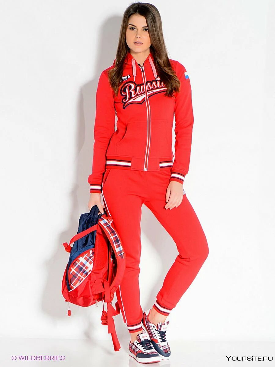 Спортивный костюм женский. Бренд женской спортивной одежды. Женская спортивная одежда. Adidas ads. Модные спортивные костюмы.