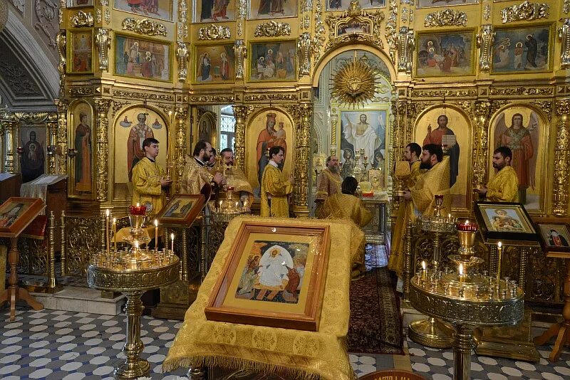 Настоятель храма веры, надежды. Храм в обнинске на аксенова. Вера церковь. Любови в обнинске. Батюшки храм веры надежды любови волгоград.