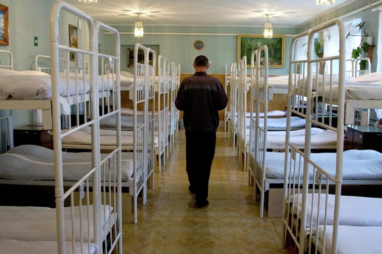 Сизо общего режима. Ик-2 иркутская область. барак в колонии. общежитие в колонии общего режима.