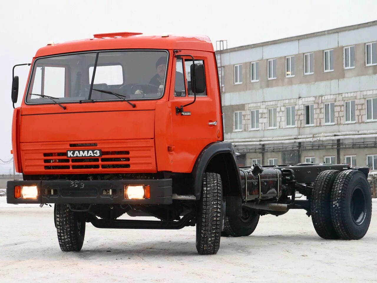 Камаз 43253 cummins. Камаз 43253 бортовой. камаз двухосный бортовой 43253. камаз 43253 шасси. тягач камаз 43253.