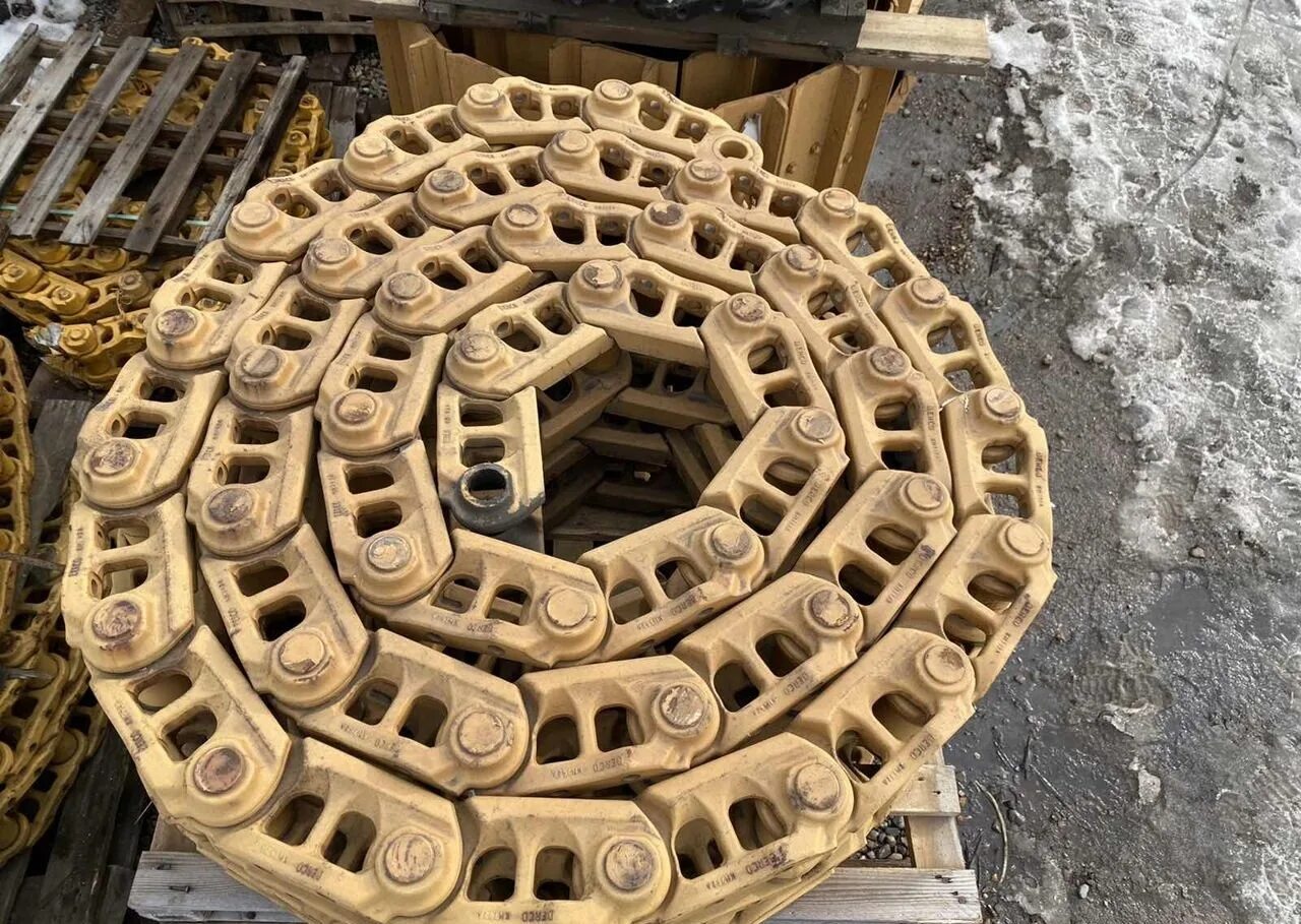 Гусеница jcb. Цепь гусеничная комацу. пыльник цепи гусеницы komatsu 85. шланг гусеницы jcb 8018.