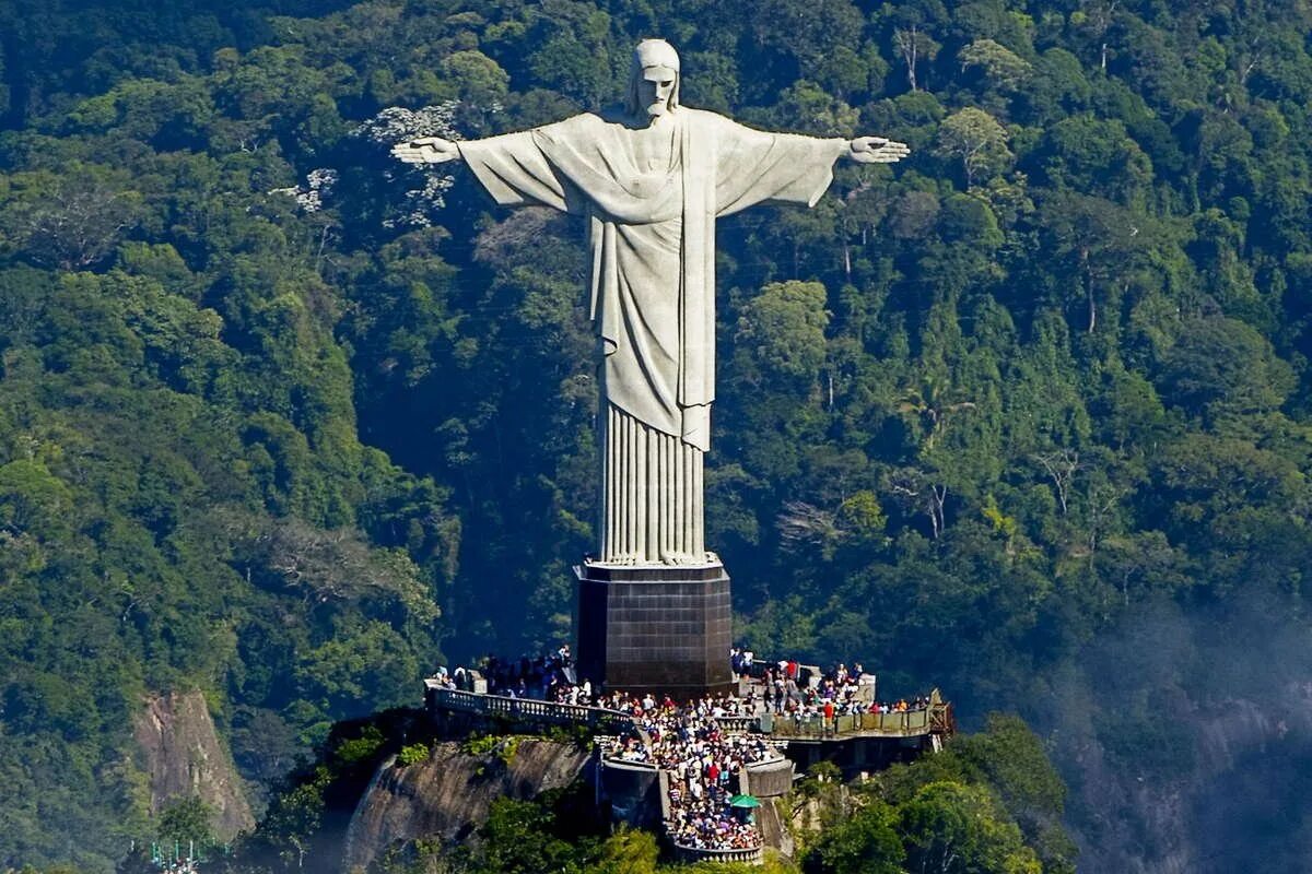 Памятники бразилии. Статуя Христа-Искупителя Рио-де-Жанейро. Христос Искупитель Рио де Жанейро. Статуя Иисуса в Рио де Жанейро. Христос-Искупитель Рио-де-Жанейро, Бразилия.