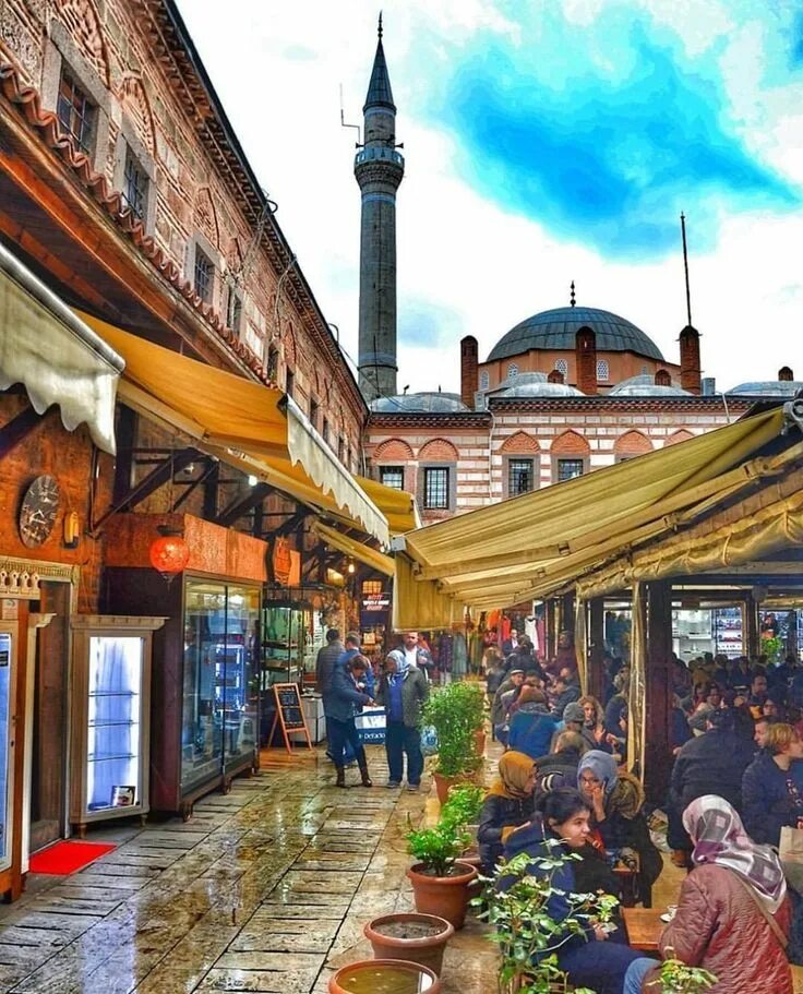 Стамбул старый город султанахмет. Стамбул Eminönü. Площадь Эминеню Стамбул. Стамбул Султанахмет улицы.