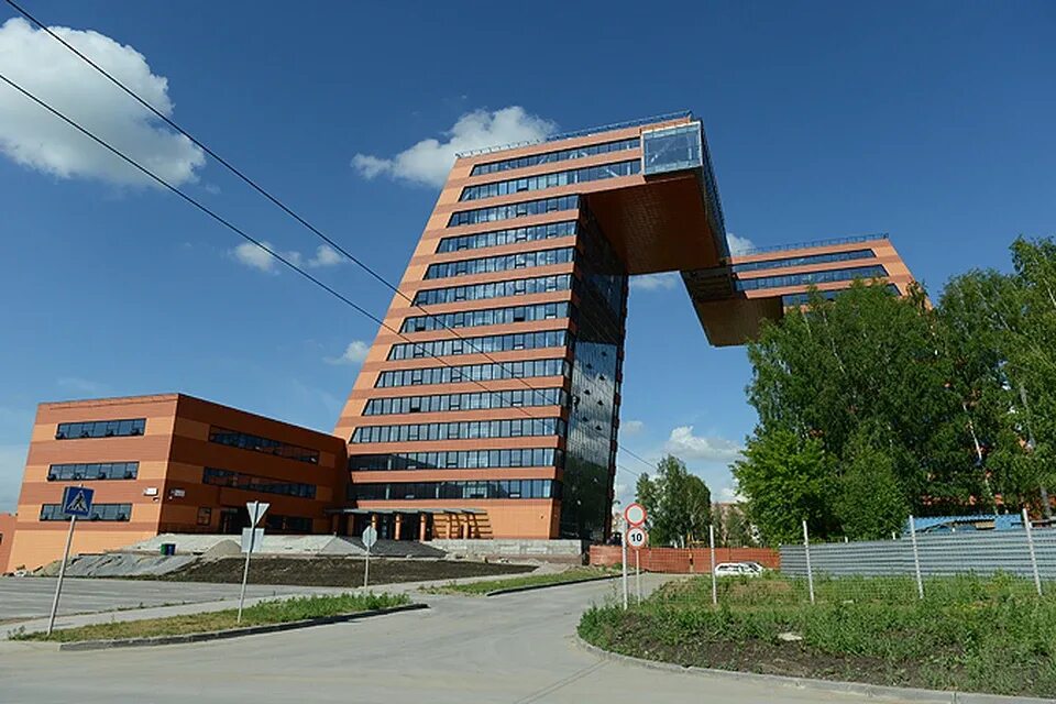 Печать академгородок. Академгородок новосибирск. новосибирский технопарк. академгородок новосибирск достопримечательности. здания новосибирска будущего.