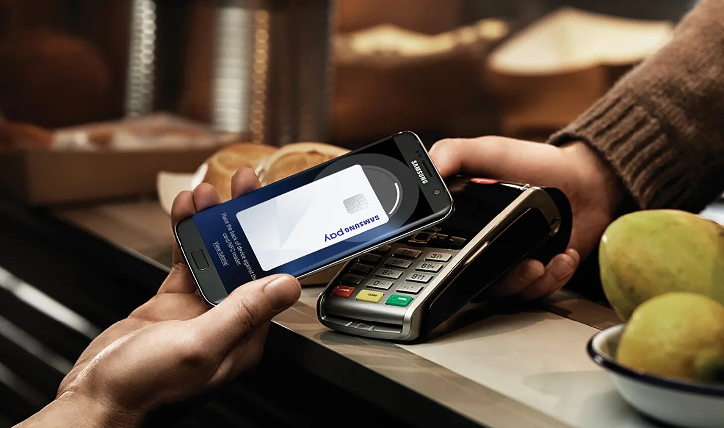 Смартфон Samsung pay. Samsung pay фото. Оплата самсунг pay. NFC оплата телефоном Samsung. Какими телефонами можно расплатиться