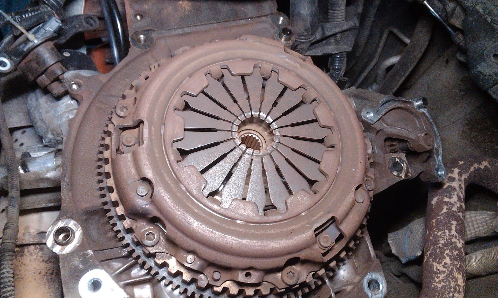 9 дизель. Пежо партнер 2 2008 год заедай сцепление. Сцепление пежо партнер 1. Диск сцепления дэу нексия 16. Сцепления берлинго.