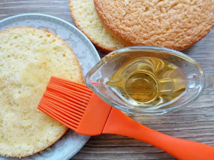 Сироп для пропитки бисквита. Сироп для пропитки коржей. Польский медовый торт. Как пропитать коржи. Пропитка для бисквита.