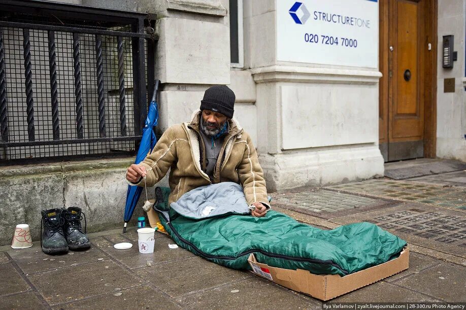 Киану ривз на улице. Бродяжничество и бездомность. Киану ривз. Жизнь на улице. Люди на улицах нью-йорка.