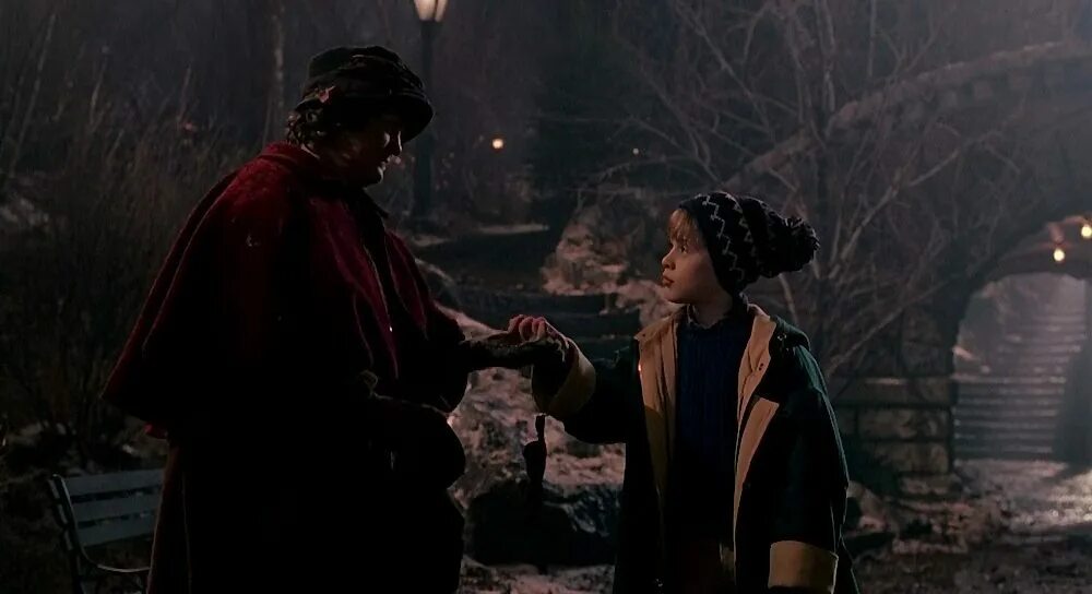 один дома / home alone (1990). один дома 1990 кевин. один дома 1990 перевод михалева. крис коламбус один дома. один дома 2: затерянный в нью-йорке (1992).