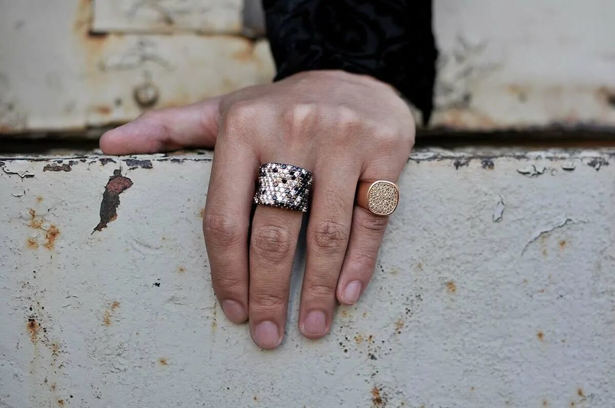 мужское кольцо на мезинец. серебрянный перстень на мезинце. кольцо на мизинец мужское. перстень на мизинец мужской. перстень на мизинце значение.