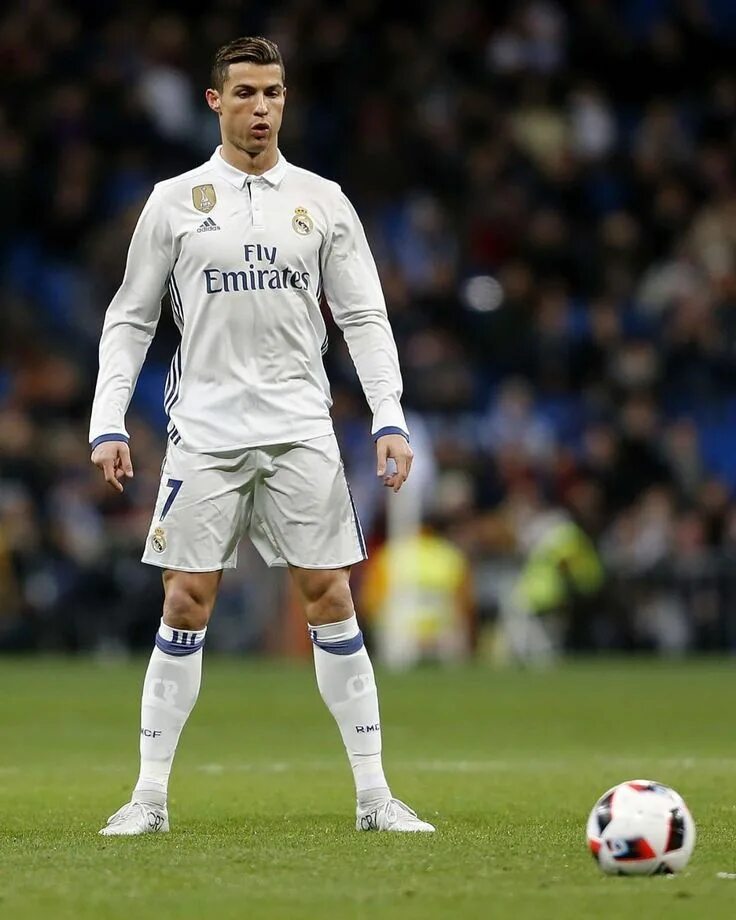 Футболист 7. Футболист 7. Суарес коке. Криштиану роналду 7 номер. Футболист 7.