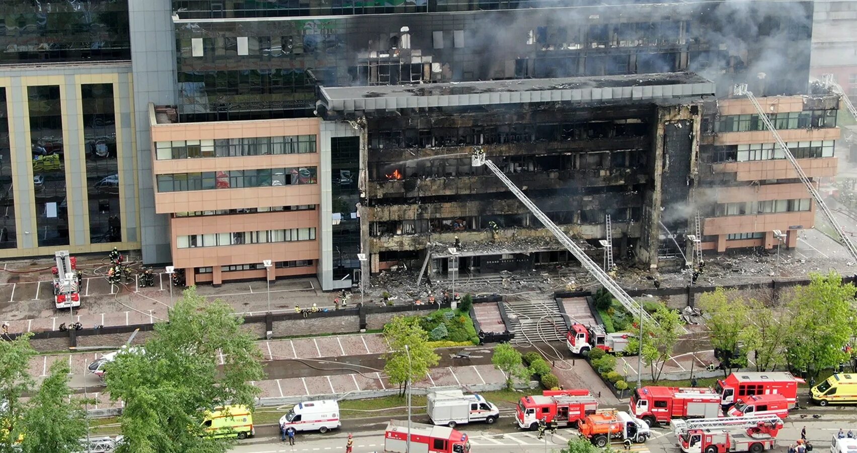 Пожар в дата центре. Пожар бизнес центр Сетунь. Сетунь пожар 2022. Гранд Сетунь после пожара. Гранд Сетунь Плаза пожар.