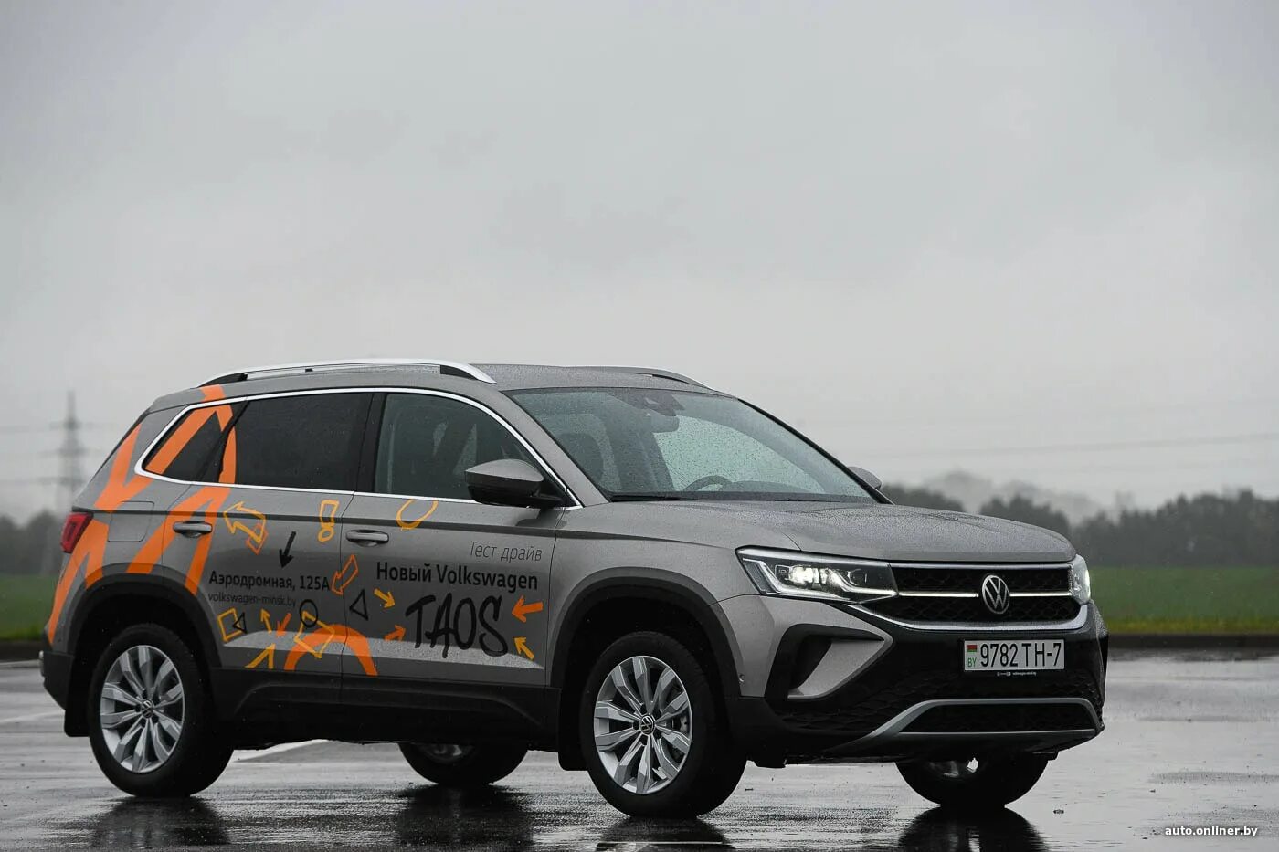 Тест драйв тигуан. Tiguan Taos. Фольксваген Таус и Тигуан. Volkswagen новый кроссовер. Фольксваген новая модель кроссовер Таос.