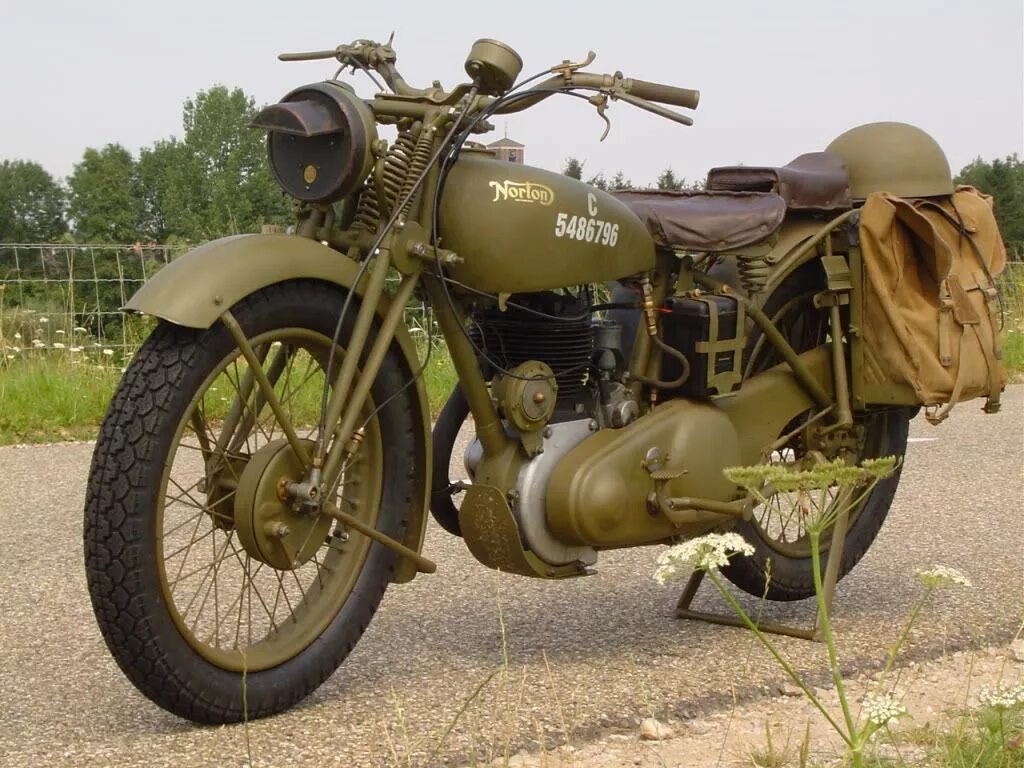 Мотоциклы второй мировой. Мотоцикл БМВ 1944 года. Мотоцикл BMW r75. Мотоцикл БМВ 2 мировой войны. Мотоцикл Урал 1944 года.