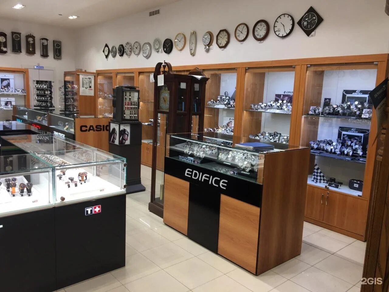 витрина для часов. магазин часов арт. магазин часов. часы вавилона. открыть магазин часов.