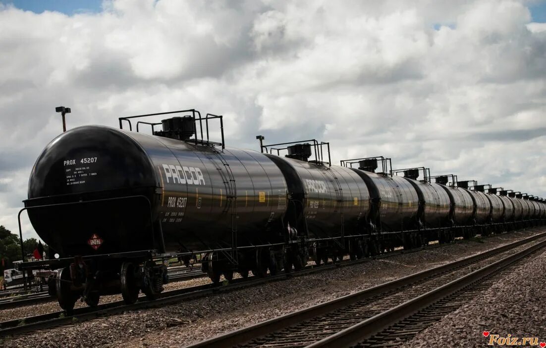 Нефтеналивные цистерны ржд. Цистерна с нефтью 4. Цистерна с нефтью 4. Вагон модели 15-1572. Вагон цистерна нефтетранссервис.