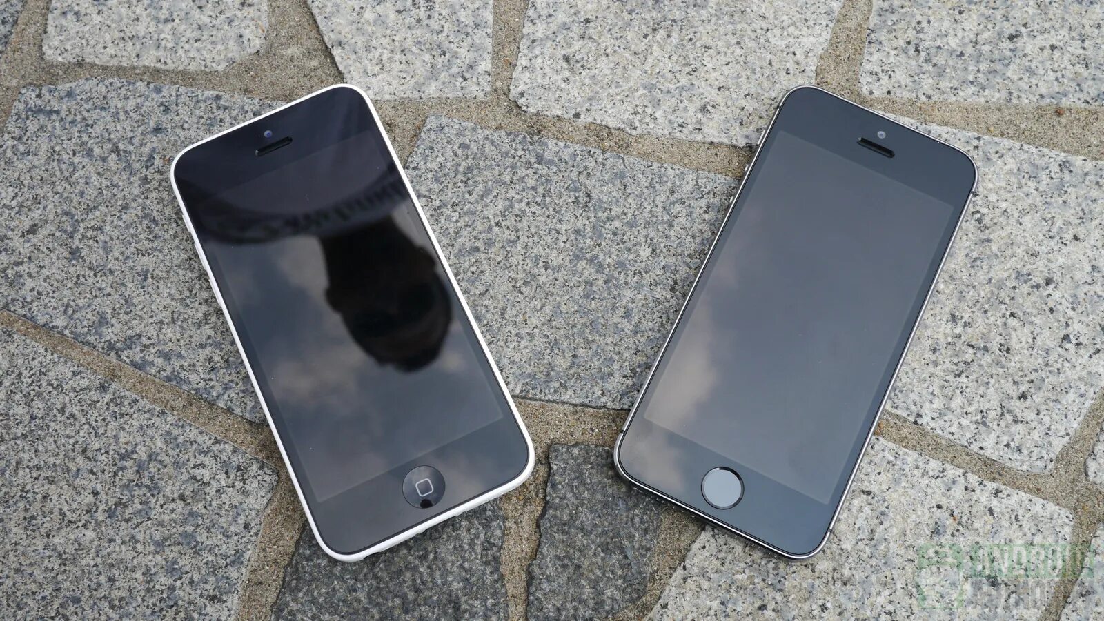 Новый айфон 5. Iphone 5 и 5s. Iphone 4s Front. Айфон 5g и 5 s фото. Iphone xe фото.