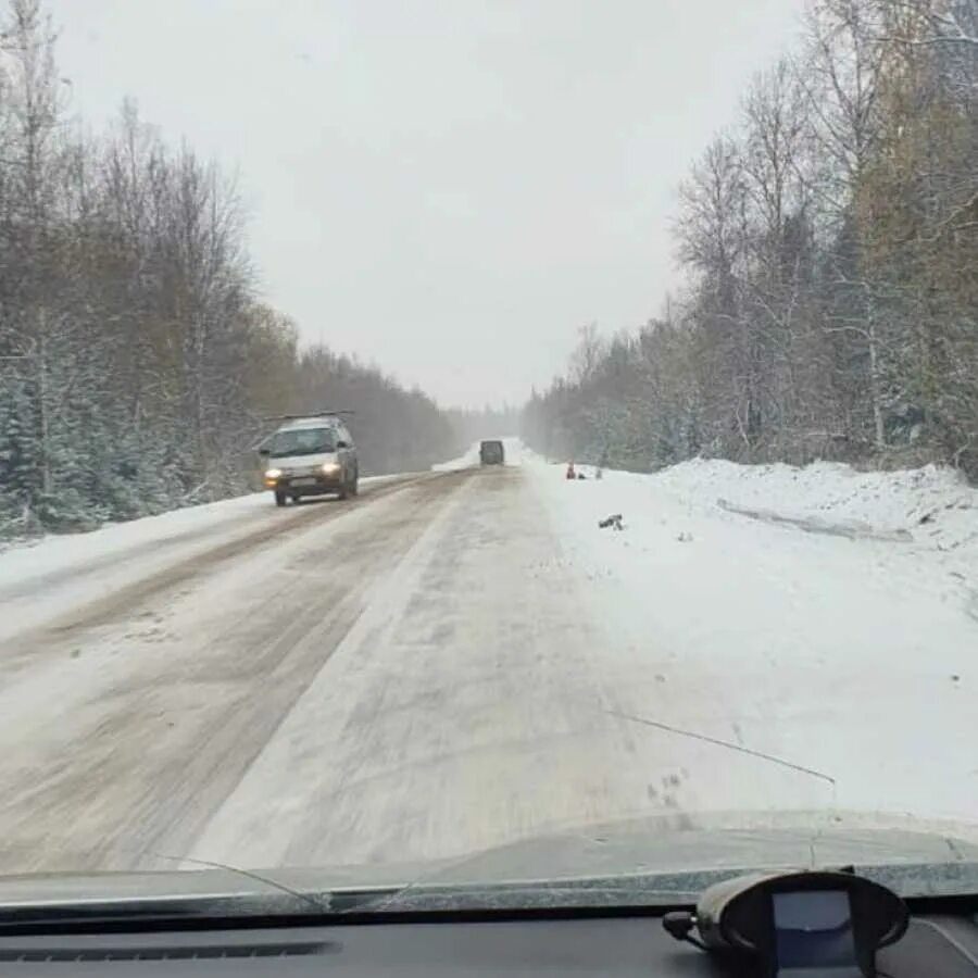 Дорога абакан красноярск. Дорога Красноярск Кодинск. Автодорога заметена снегом. Снежная дорога Хакасия. Трасса Абакан Красноярск состояние дороги.