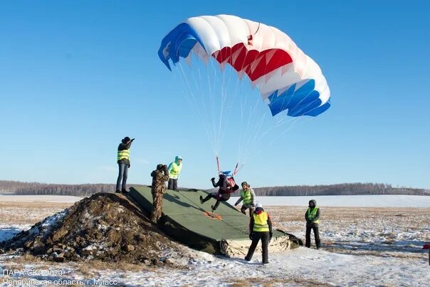 Парашютное двоеборье. Пара ски — парашютно-горнолыжное двоеборье. Параски парашютный спорт. Соревнования по Параски.