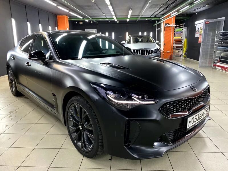 Сатин машина. Машина в черной матовой пленке. Сатин машина. Сатин машина. Пленка black satin super matte.